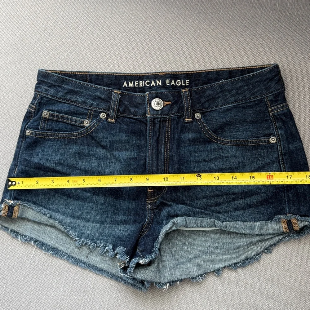 American Eagle Outfitters  Tomgirl Women's Frayed Hem Jean Shorts Indigo Size 6 - Picture 7 of 7